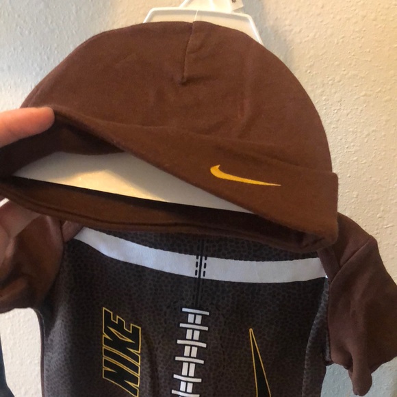 Nike two piece set - Picture 2 of 3